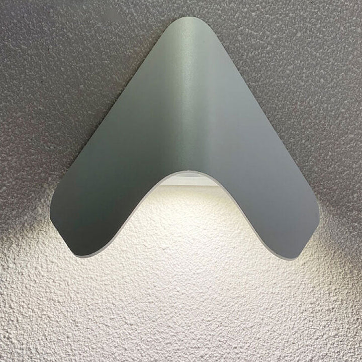 Moderne kreative Triangel Aluminium LED Außen wasserfest Wandlampe | Karnz
