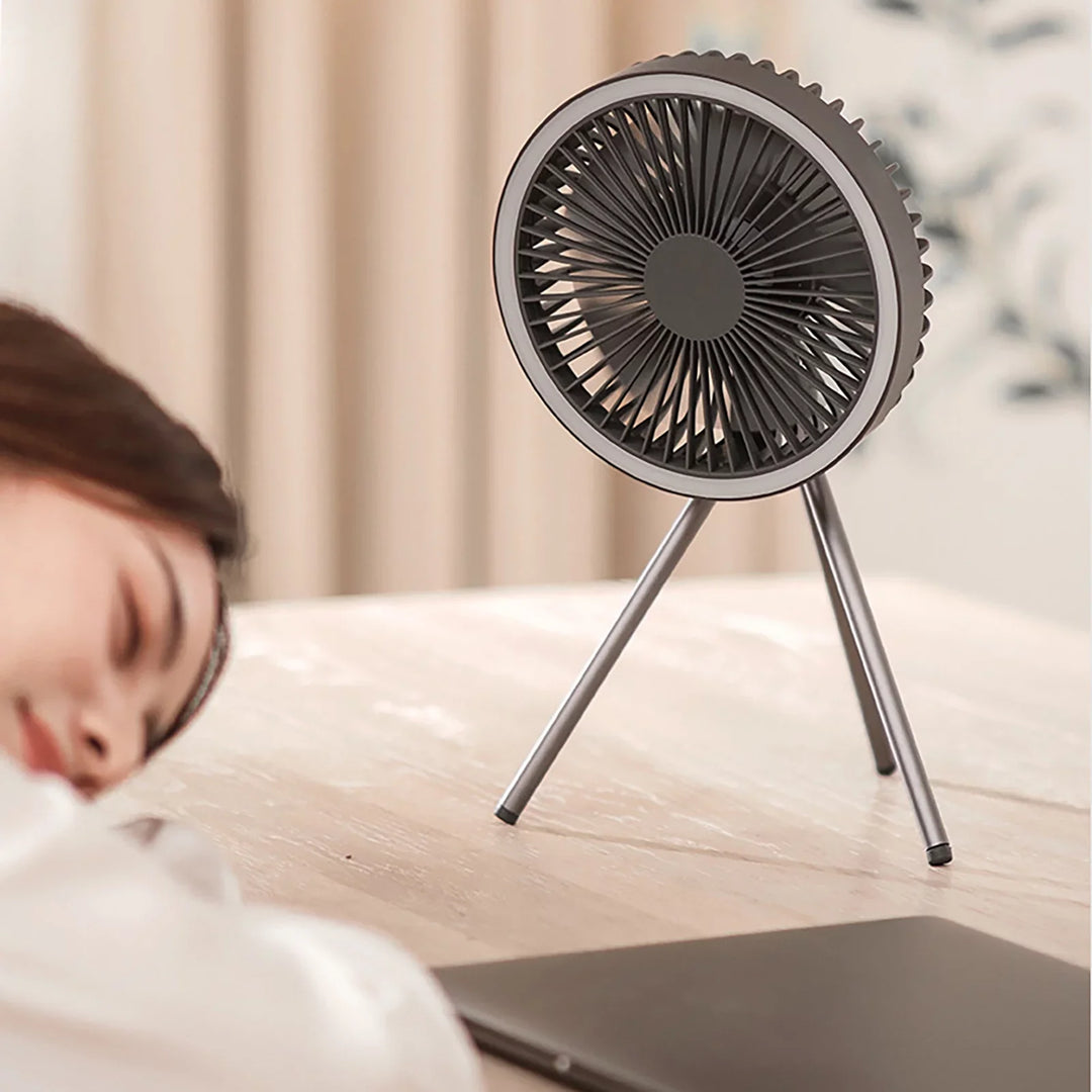 Wiederaufladbarer 10.000mAh Camping Ventilator mit LED-Beleuchtung und Powerbank | Karnz