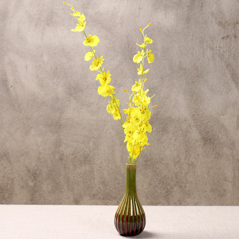 Elegante Blumenarrangement Vase Karnz