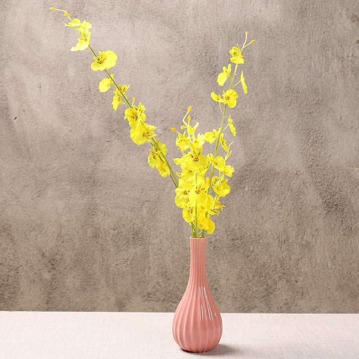 Elegante Blumenarrangement Vase Karnz