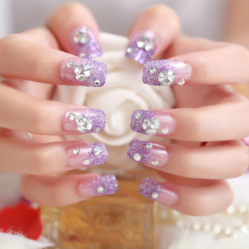 Glamouröse mit Strass besetzte Press-On Nägel
