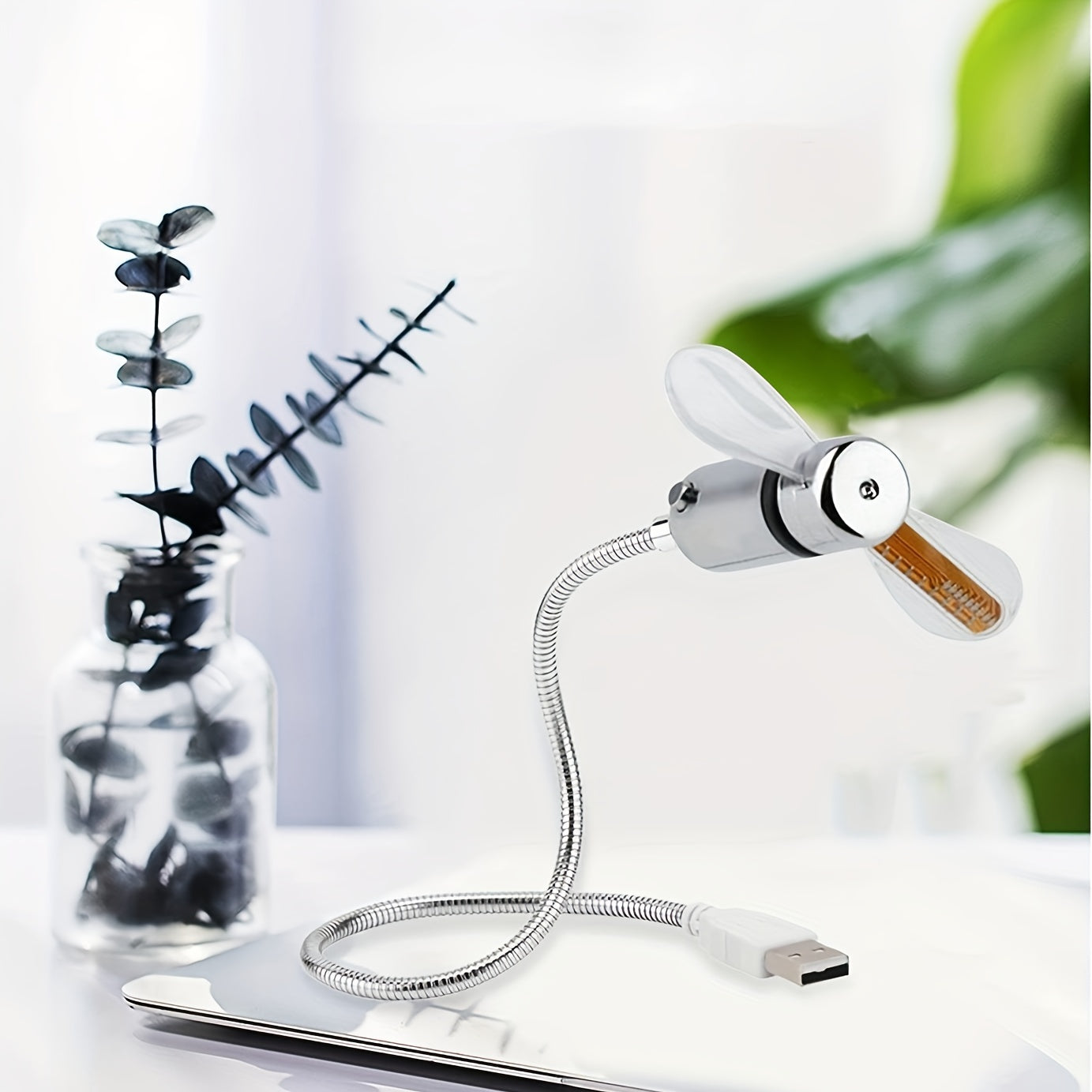 USB Tischventilator mit LED-Uhranzeige | Karnz
