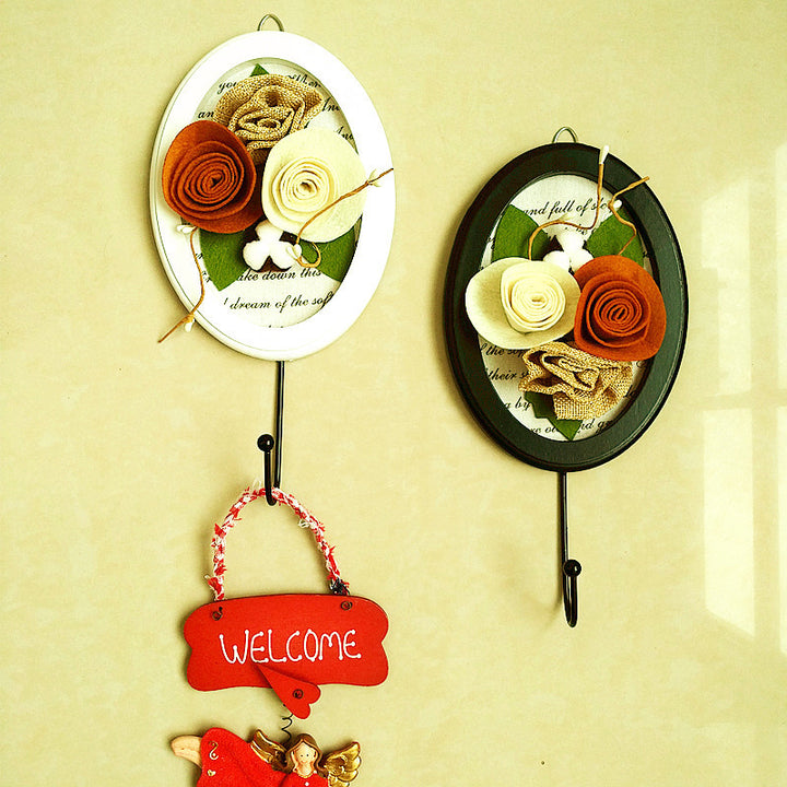 Dekorativer Wandhaken mit Blumendesign
