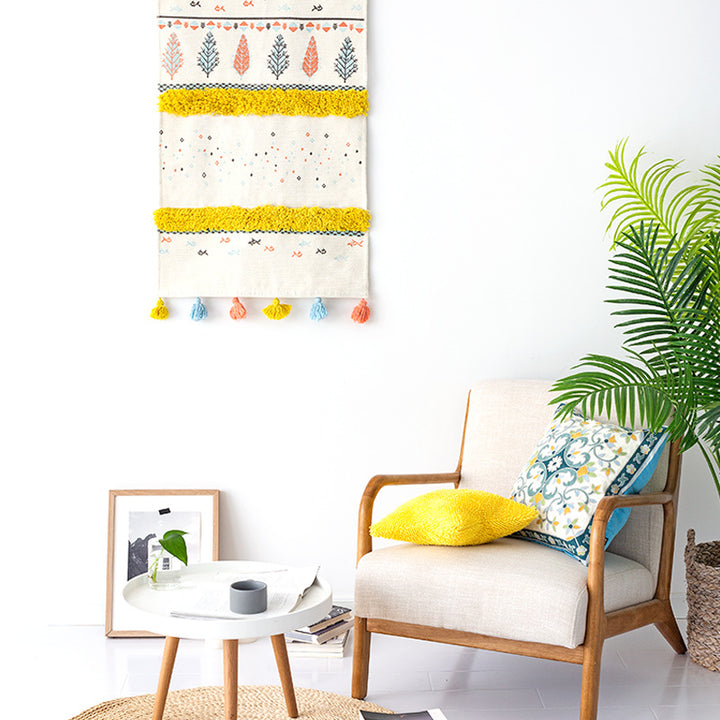 Wandteppich im Skandi‑Boho‑Stil mit Tufting‑Streifen, Quasten und Holzstab Karnz