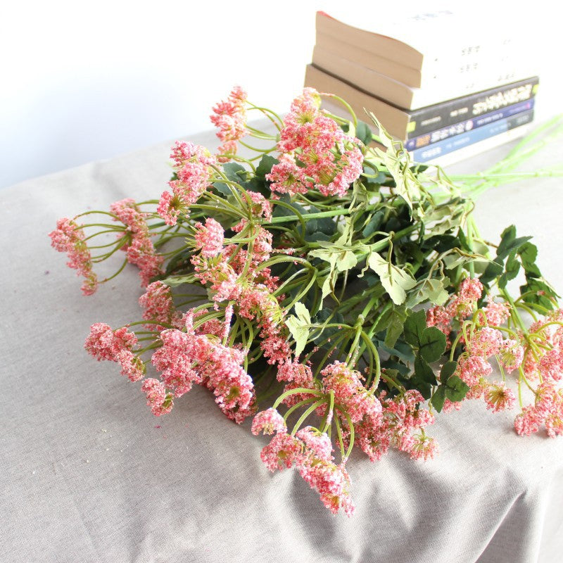 Lebensechte dekorative Blumenstielbouquet