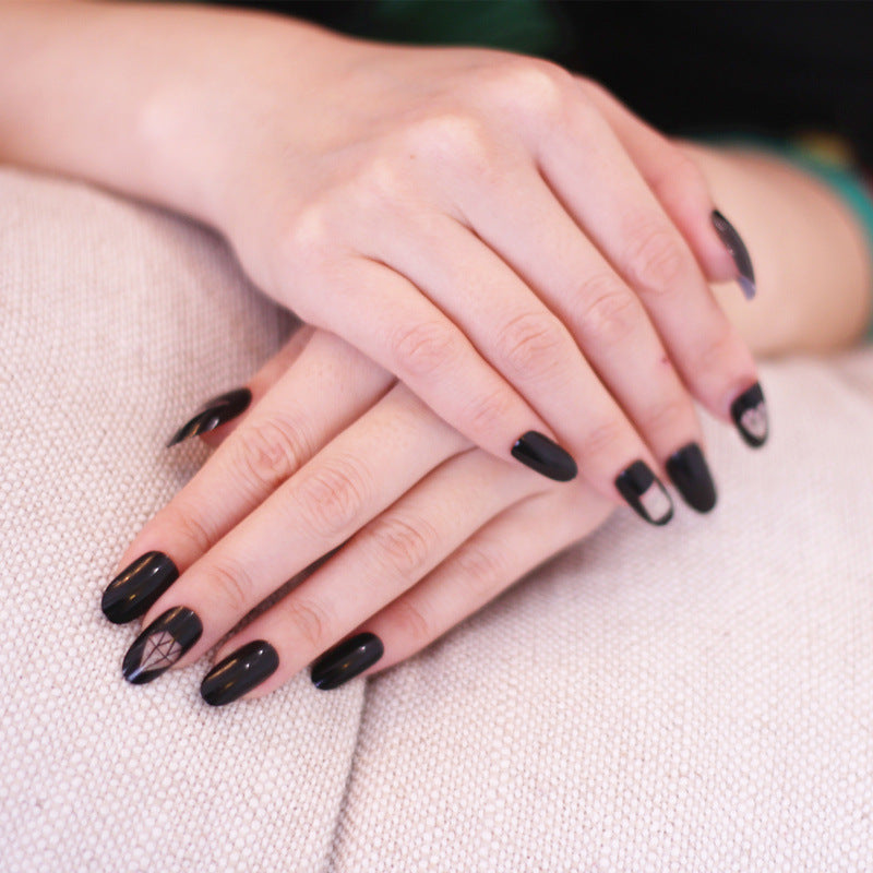 Künstlerisches Press-On Nageldesign