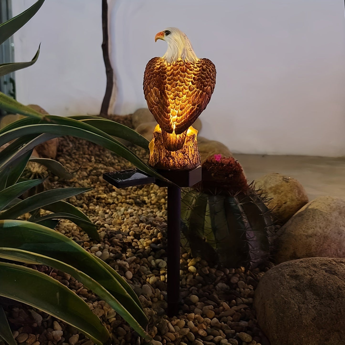 SolarGlow Eagle - Stylische Solarleuchte für Gartenbeleuchtung | Karnz