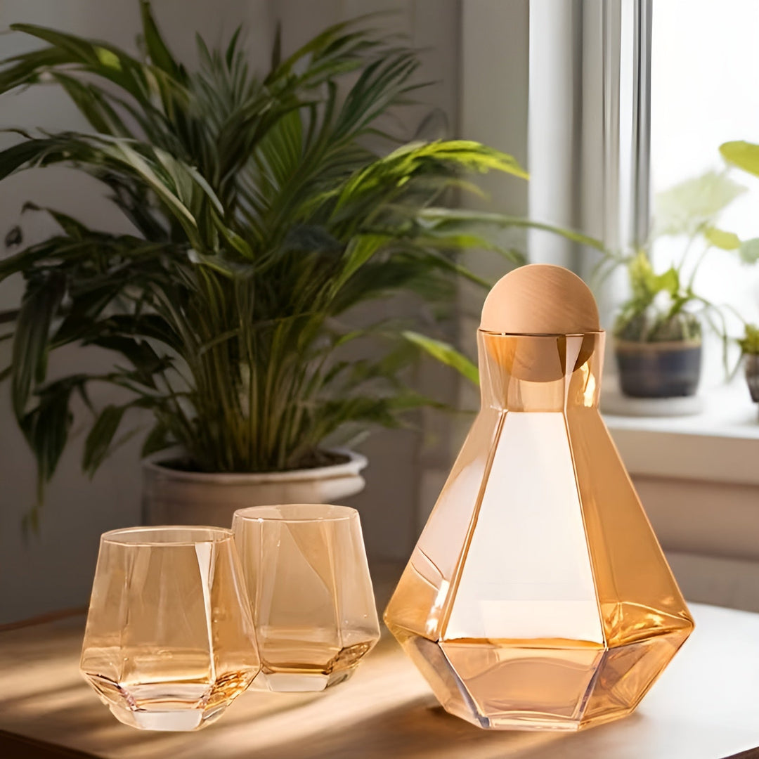 Diamantglas-Karaffenset mit 4 Gläsern – modern und dekorativ | 5-teiliges Set mit Deckeln für Wasser, Saft und Wein | Karnz