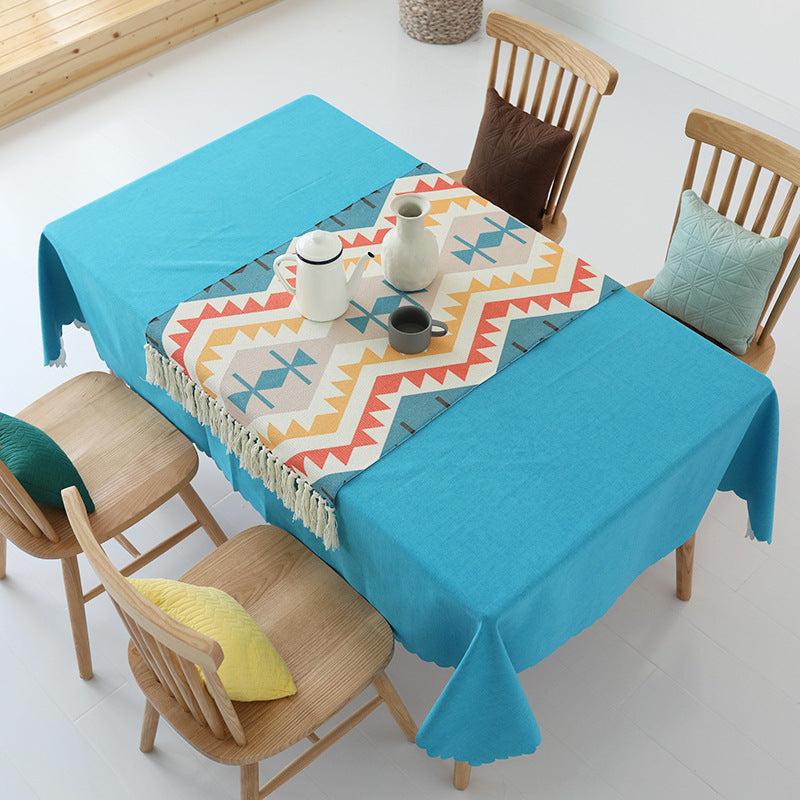 Tischdecke aus Baumwollmix mit gewelltem Saum und strukturierter Oberfläche Karnz