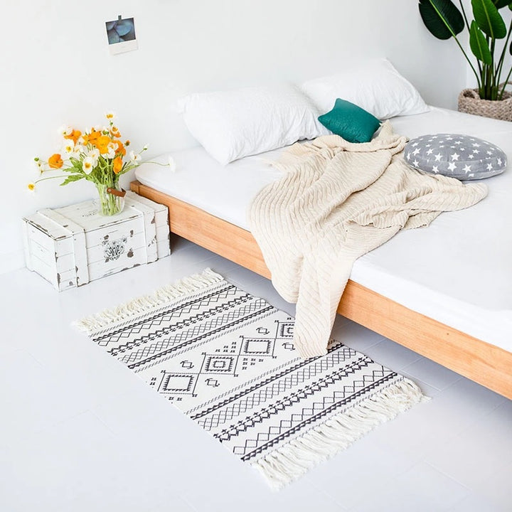 Flachgewebter Baumwollläufer mit Boho-Ethno-Muster und Fransenrand