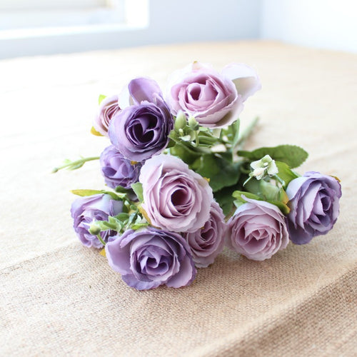 Stylischer handgemachter künstlicher Rosenstrauß