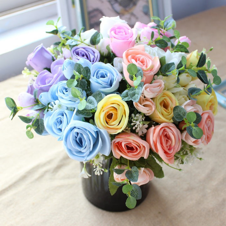 Realistische Seidenblumenstrauß