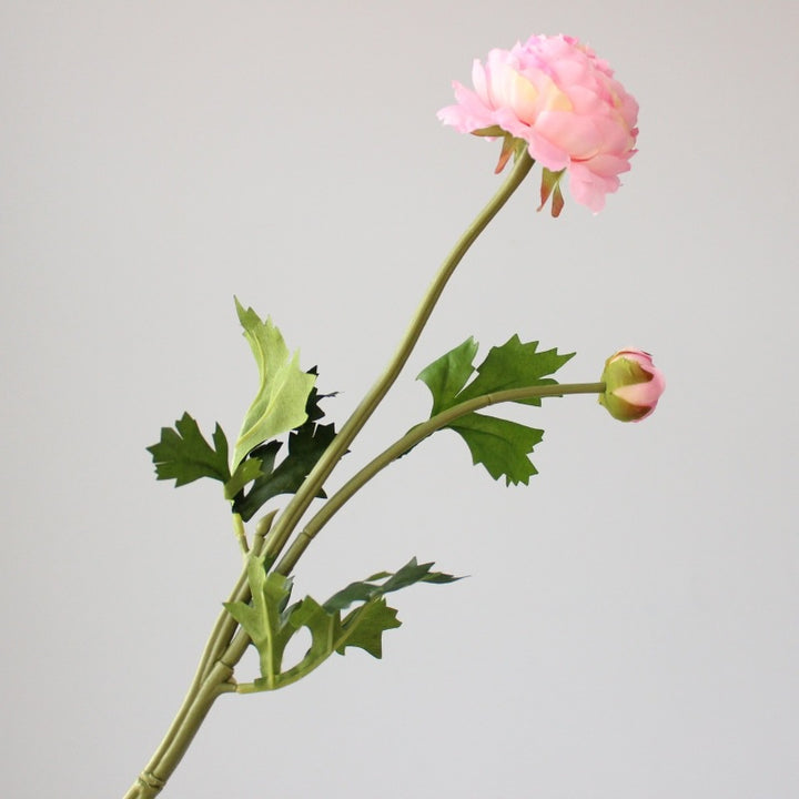 Lebensechter Seidenblumenstrauß