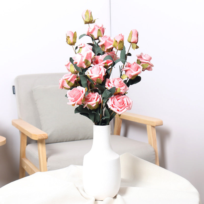 Elegantes Blumenarrangement Vase Karnz