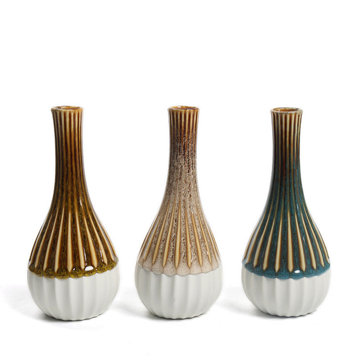Elegante Blumenarrangement Vase Karnz