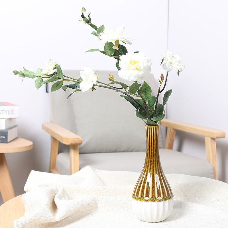 Elegante Blumenarrangement Vase Karnz