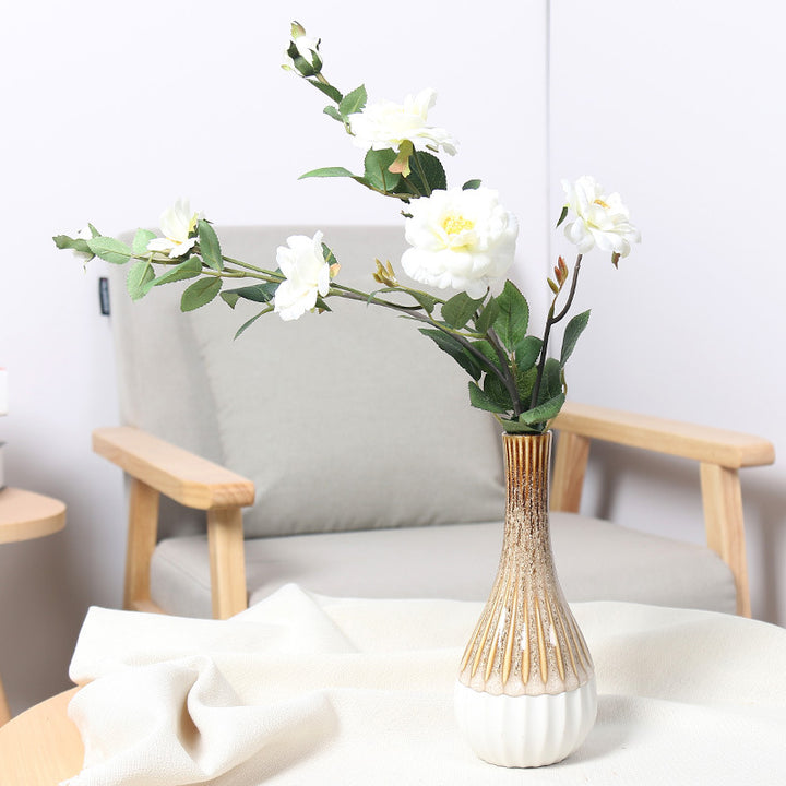 Elegante Blumenarrangement Vase Karnz