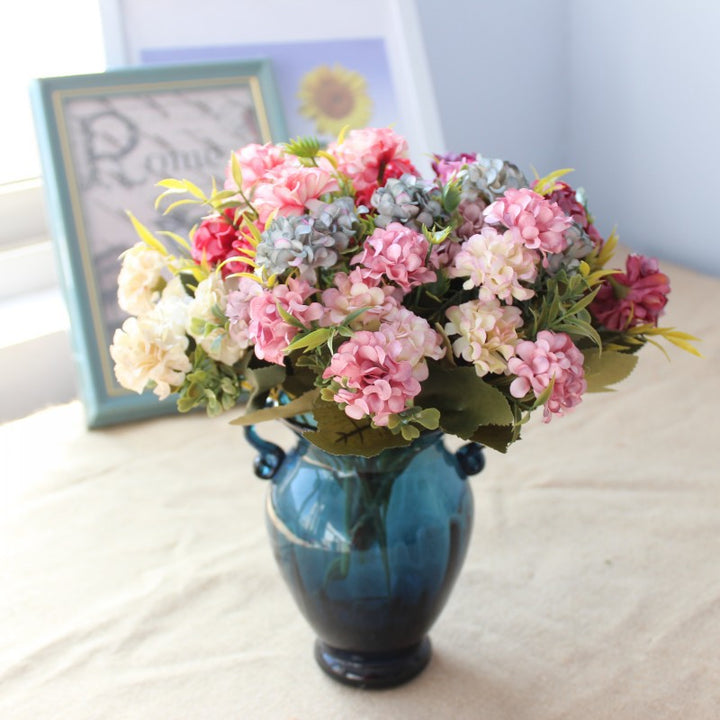 Romantische Blumenarrangement