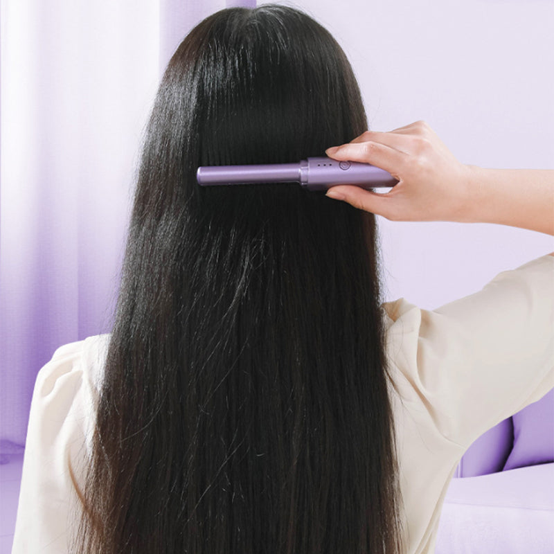 Travel Dryer™ Schnelles und einfaches Haarstyling für unterwegs in nur wenigen Minuten.