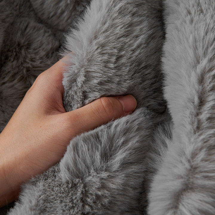 Luxe Ripple Faux Fur Sofa Cover - Modern, Stylisch & Langlebig Sofa Schutz | Karnz