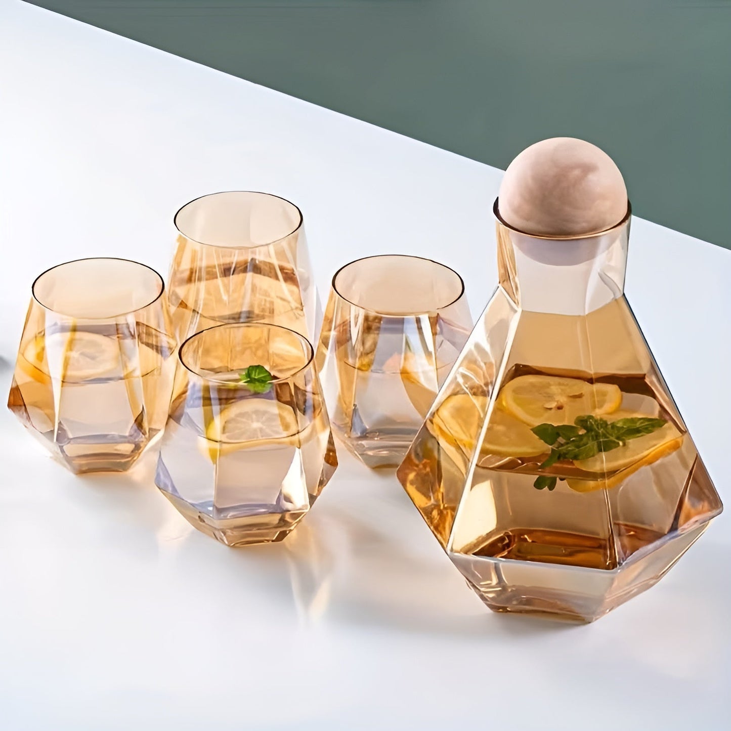 Diamantglas-Karaffe-Set mit 4 Glasuren – modern und dekorativ | 5-teiliges Set mit Deckeln für Wasser, Saft und Wasser