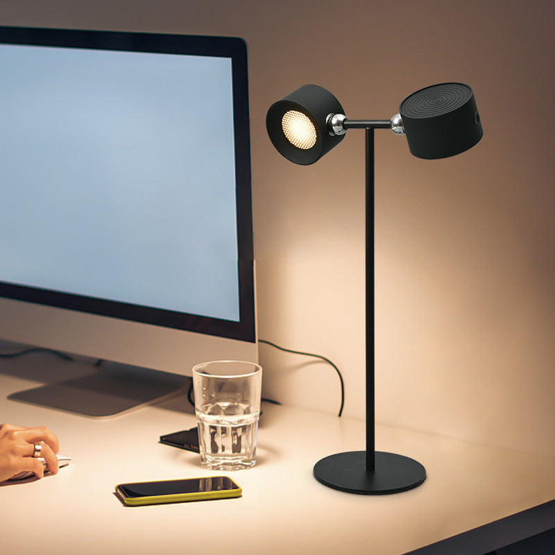 Berührungsempfindliche LED-Tischlampe mit magnetischem Sockel. | Karnz