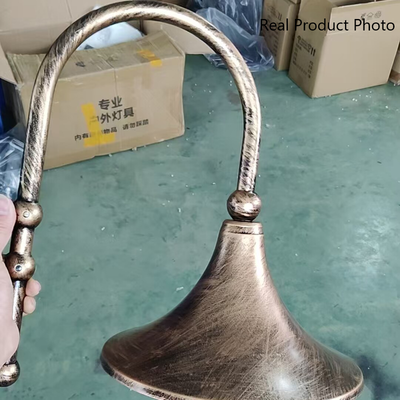 Moderne, schlichte Wandleuchte aus Aluminium mit Trompetenschirm und Glas, einflammig, für den Außenbereich, geeignet für den Garten
