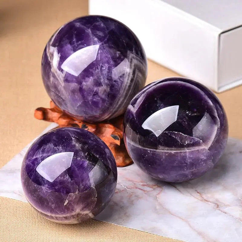 MagiSphere Amethystkugel — Verleiht Ihrem Raum pure Eleganz und sichtbare Emotionen | Karnz