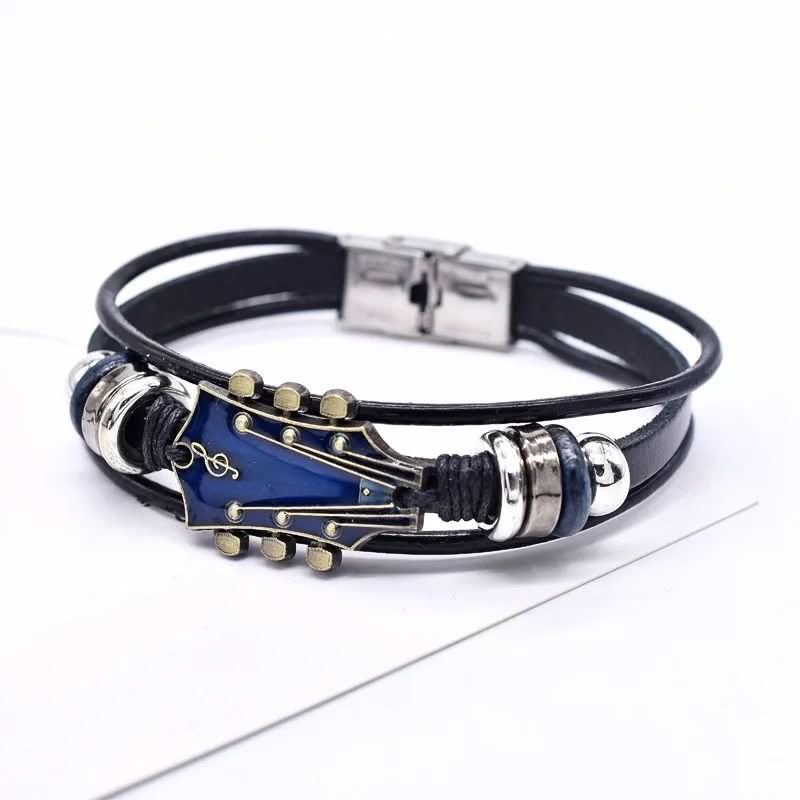 Lederarmband mit Gitarrenmotiv