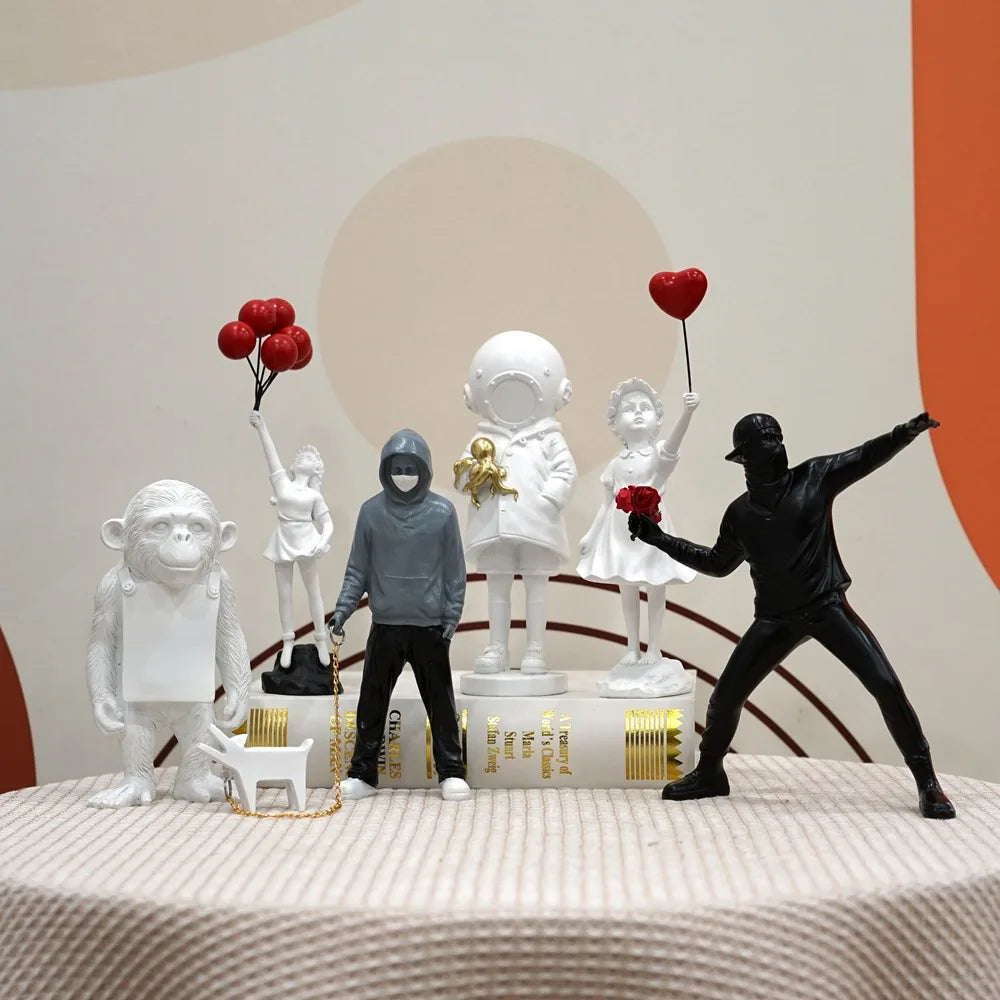 Artify Banksy Skulpturenkollektion | Blumenwerfer & Ballonmädchen | Pop-Art-Figuren | Moderne Büro- & Wohndekoration