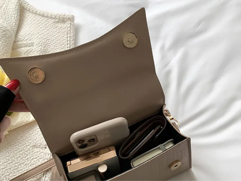 Stil Feder Damenhandtasche aus PU-Leder mit Crossbody-Gurt | Karnz