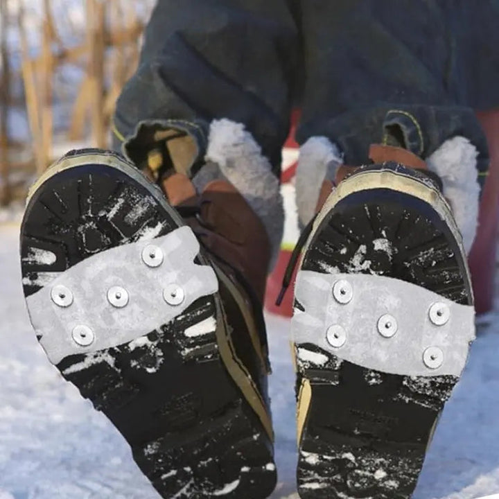 Rutschfeste Schuhüberzieher mit Stacheln für Kinder und Erwachsene