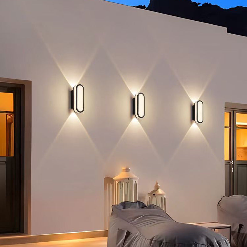 Zeitgemäße, schlichte LED-Wandleuchte aus Aluminium und Acryl, wasserdicht, für Terrassen und Außenbereiche