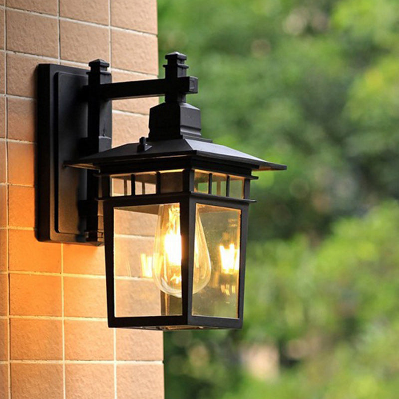 Traditionelle, rustikale, rechteckige Wandleuchte aus Aluminiumguss, Eisen und Glas mit einer Lichtquelle für Garten und Terrasse