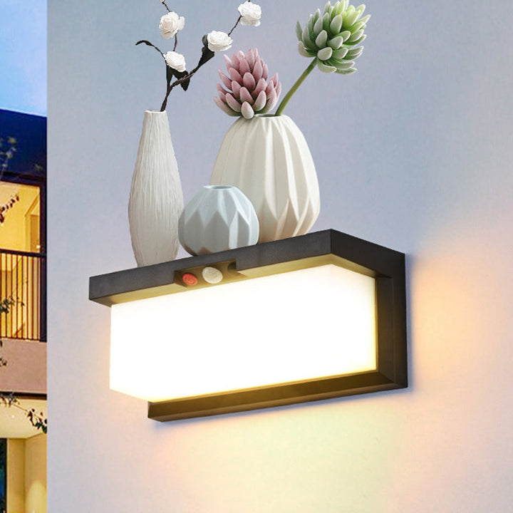 Moderner minimalistischer solar- und wasserdichter Kunststoff- und PC-rechteckiger LED-Wand sconce Lampe für außen, Terrasse und Garten | Karnz
