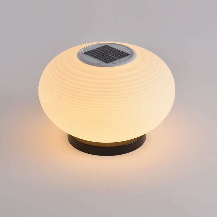 Moderner minimalistischer PE ovaler LED-Solar- und wasserdichter Außenleuchte für Garten und Terrasse | Karnz