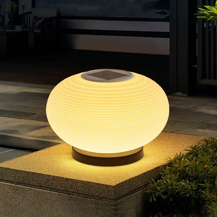 Moderner minimalistischer PE ovaler LED-Solar- und wasserdichter Außenleuchte für Garten und Terrasse | Karnz