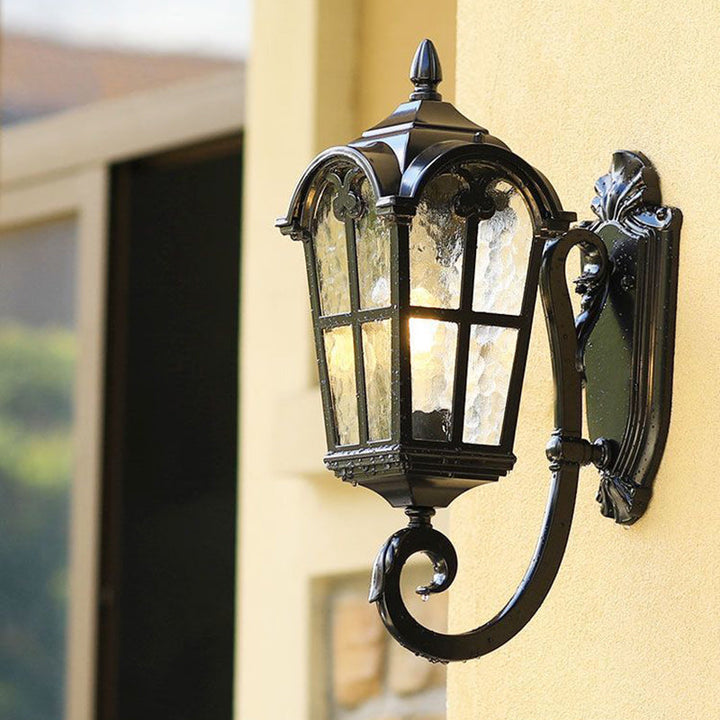 Zeitgenössische nordische Aluminium-Glas gebogene quadratische 1-Licht Wandlampe für außen | Karnz