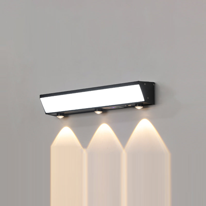 Solarbetriebene, wasserdichte, rechteckige LED-Wandleuchte mit Bewegungsmelder aus Acryl, Aluminium und Edelstahl für die Terrasse