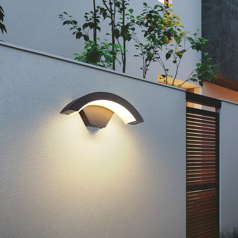 Moderner Minimalistischer Gebogener Aluminium Acryl LED Wandleuchtenlampe Für Garten | Karnz