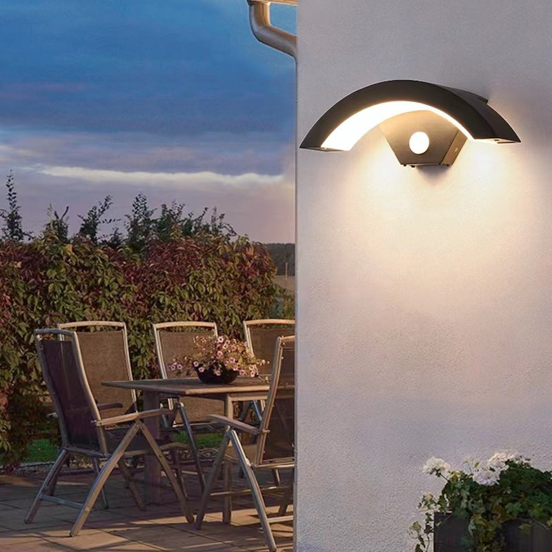 Moderner Minimalistischer Gebogener Aluminium Acryl LED Wandleuchtenlampe Für Garten | Karnz