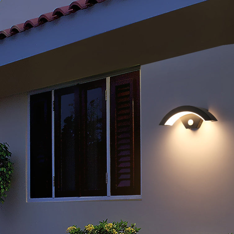 Moderner Minimalistischer Gebogener Aluminium Acryl LED Wandleuchtenlampe Für Garten | Karnz