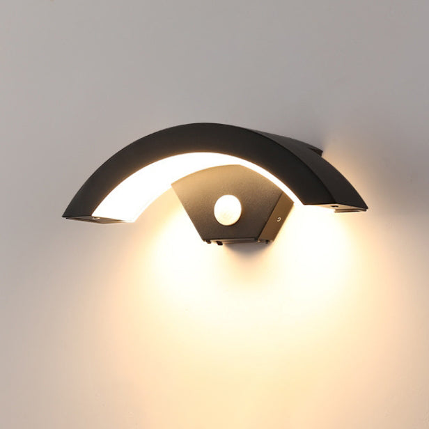 Moderner Minimalistischer Gebogener Aluminium Acryl LED Wandleuchtenlampe Für Garten | Karnz