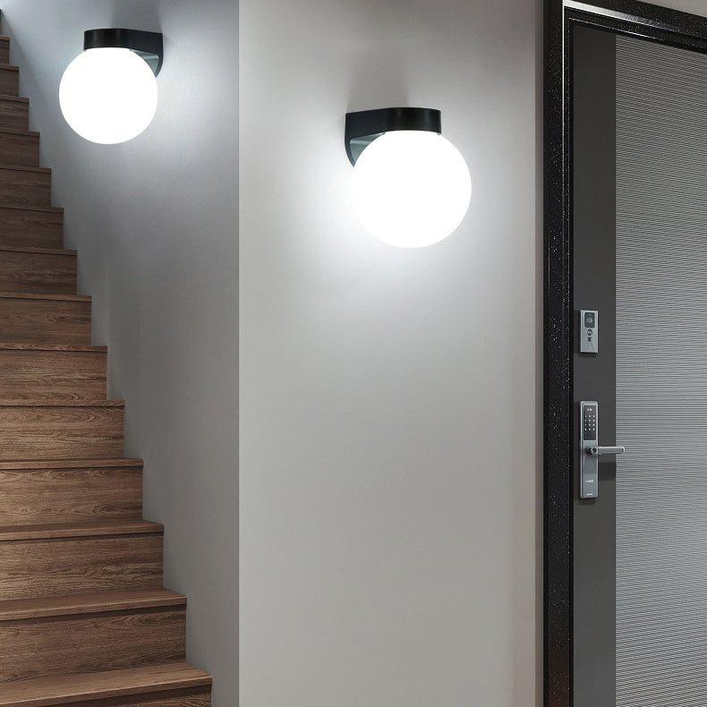 Moderne Einfachheit Wasserdichte Orb Polycarbonat Acryl 1-Licht Wand Scone Lampe Für Außenpatio | Karnz