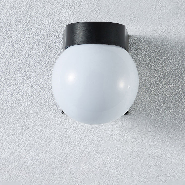Moderne Einfachheit Wasserdichte Orb Polycarbonat Acryl 1-Licht Wand Scone Lampe Für Außenpatio | Karnz