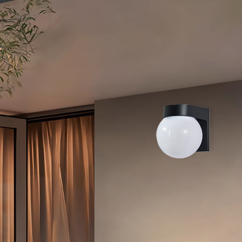 Moderne Einfachheit Wasserdichte Orb Polycarbonat Acryl 1-Licht Wand Scone Lampe Für Außenpatio | Karnz