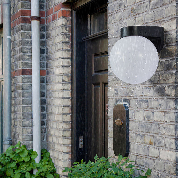 Moderne Einfachheit Wasserdichte Orb Polycarbonat Acryl 1-Licht Wand Scone Lampe Für Außenpatio | Karnz