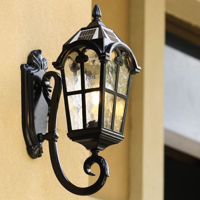 Traditionelle europäische quadratische Spitze Aluminium bedrucktes Glas 1-Licht Außenwandleuchte für Garten | Karnz