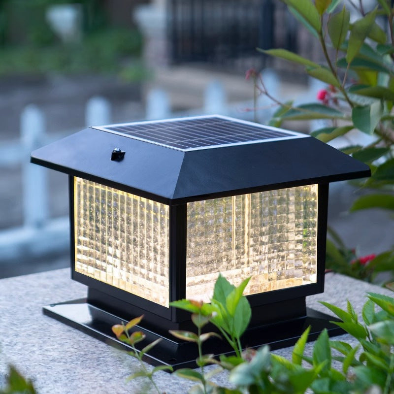 Moderner minimalistischer solarbetriebener wasserdichter rechteckiger Diamantstreifen-Glas-Schirm Aluminiumrahmen LED-Pfostenkopflicht für den Garten | Karnz
