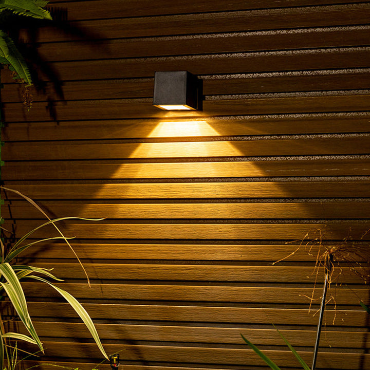 Moderner Minimalistischer Würfel Kunststoff Solar LED Wandleuchtenlampe für Garten | Karnz